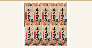 信州戸隠そば 【無塩】本十割そば 乾麺 200g×10袋（信州戸隠そば）的照片：10袋“信州 本十割そば”干面分两排排列。袋上印刷的文字：“食塩無添加”（不添加食盐）、“そば粉一〇〇%”（100%荞麦粉）、“ゆで時間4分”（煮4分钟）、“むらし時間2分”（焖2分钟）、“内容量200g”（内容量200g）