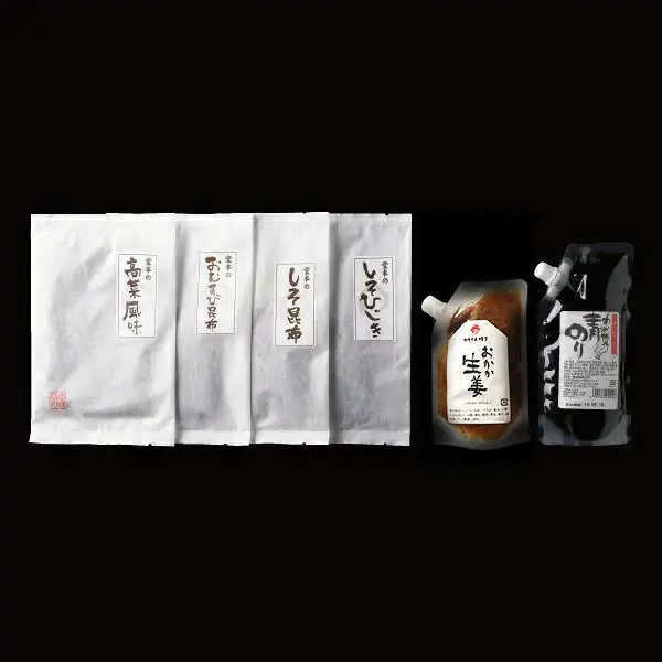 并排摆放4袋袋装佃煮（高菜风味・饭团昆布・紫苏昆布・紫苏羊栖菜）和2袋软包装（鲣节生姜・青海苔）的商品照片（推荐佃煮组合装）